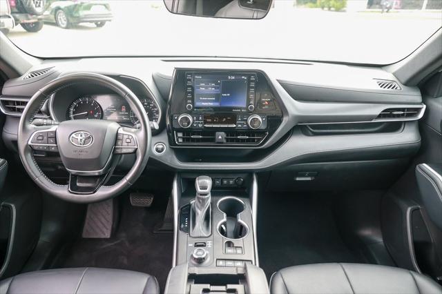 used 2021 Toyota Highlander car, priced at $40,645