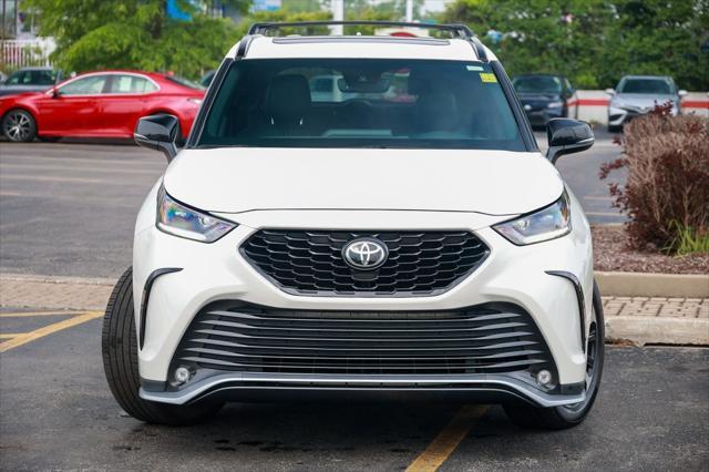 used 2021 Toyota Highlander car, priced at $40,645