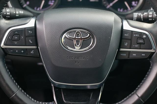 used 2021 Toyota Highlander car, priced at $40,645