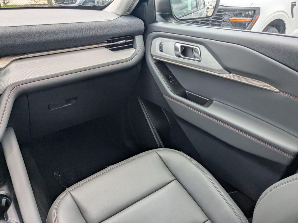 new 2025 Ford Explorer car, priced at $43,325