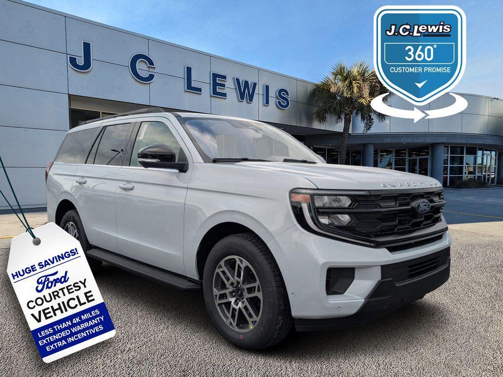 new 2025 Ford Expedition car, priced at $67,930