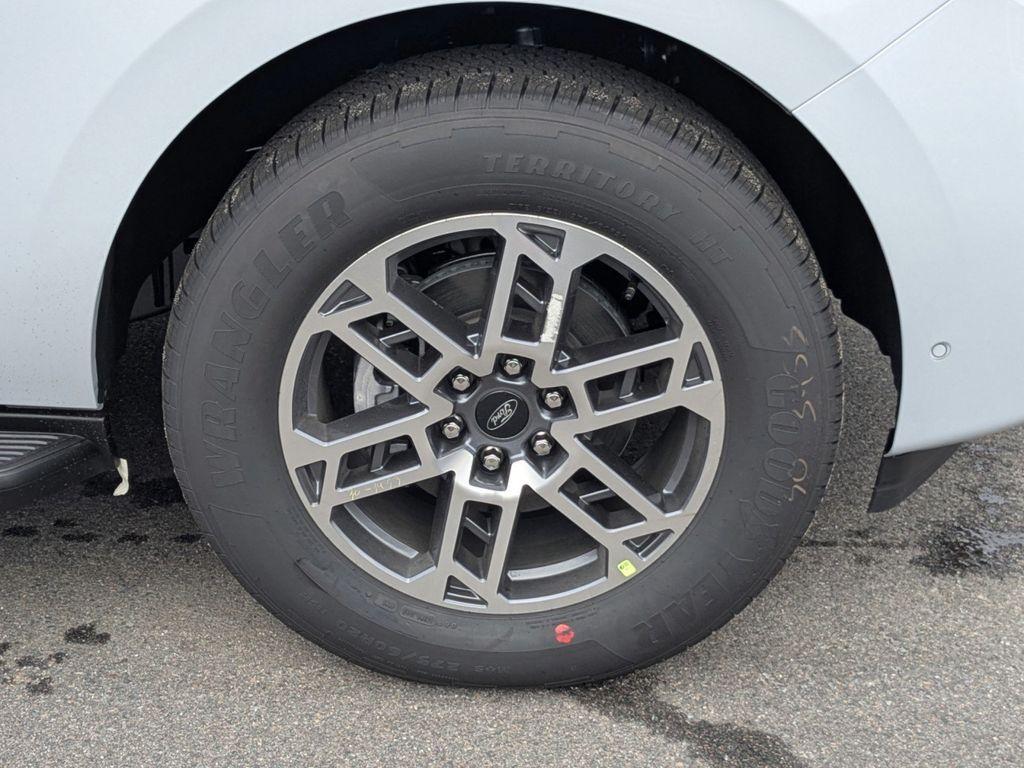 new 2025 Ford Expedition car, priced at $66,930