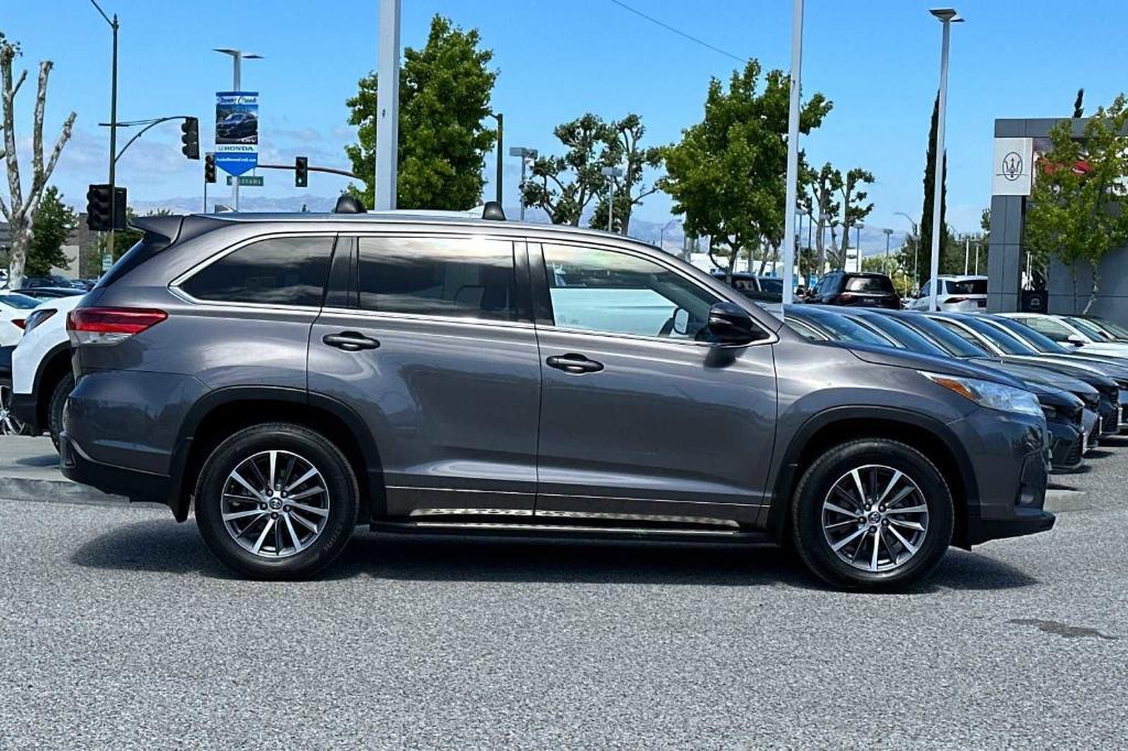 used 2018 Toyota Highlander car, priced at $25,497