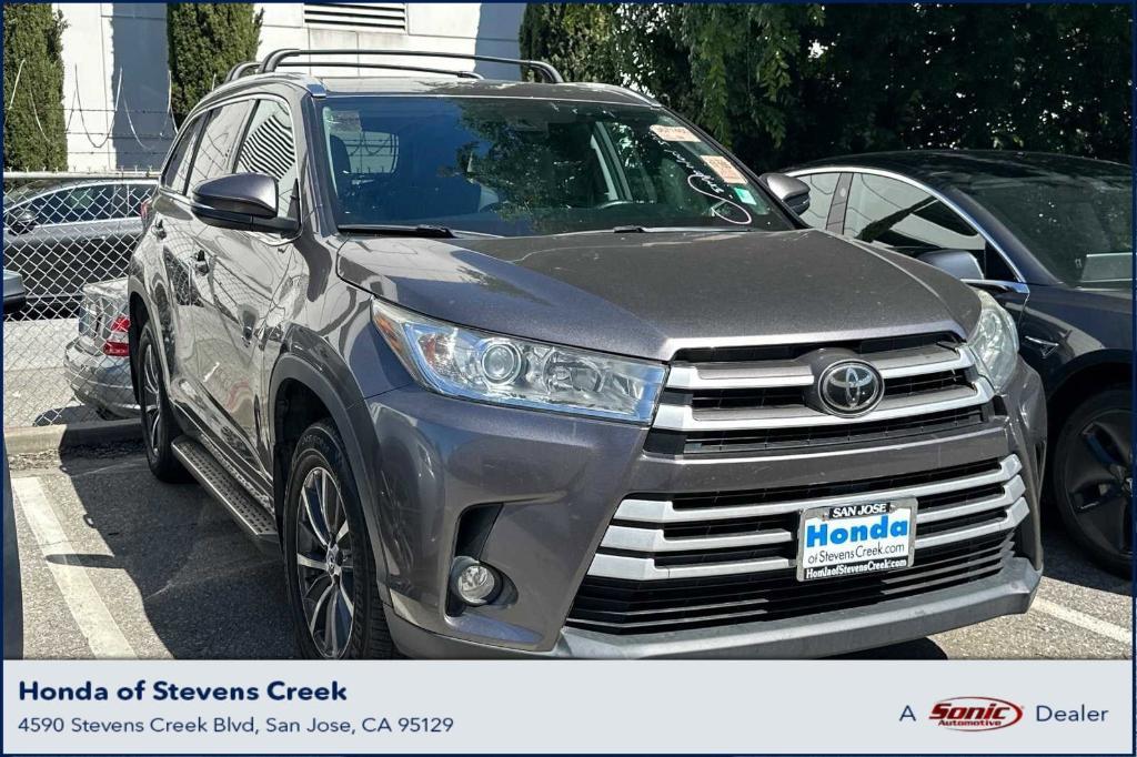 used 2018 Toyota Highlander car, priced at $25,999