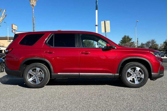 new 2025 Honda Pilot car, priced at $45,350