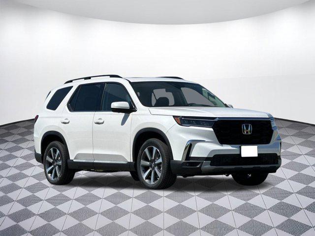new 2025 Honda Pilot car, priced at $53,981