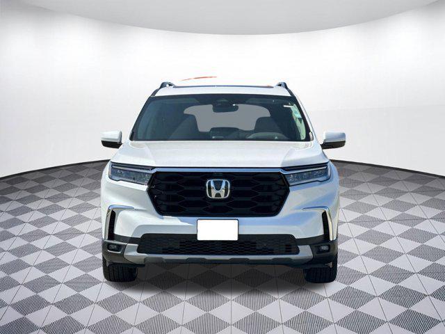 new 2025 Honda Pilot car, priced at $53,981