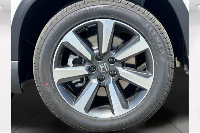 new 2025 Honda Pilot car, priced at $53,981