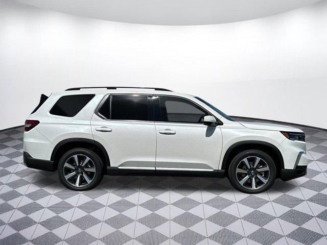 new 2025 Honda Pilot car, priced at $53,981
