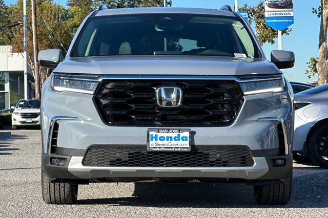 new 2025 Honda Pilot car, priced at $50,391