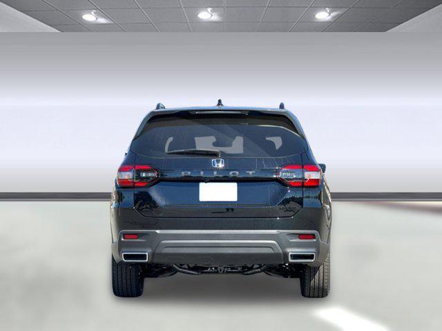 new 2025 Honda Pilot car, priced at $43,795