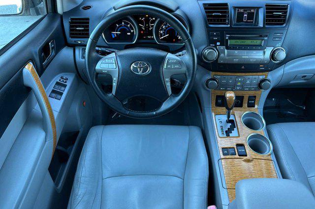 used 2008 Toyota Highlander Hybrid car, priced at $16,999