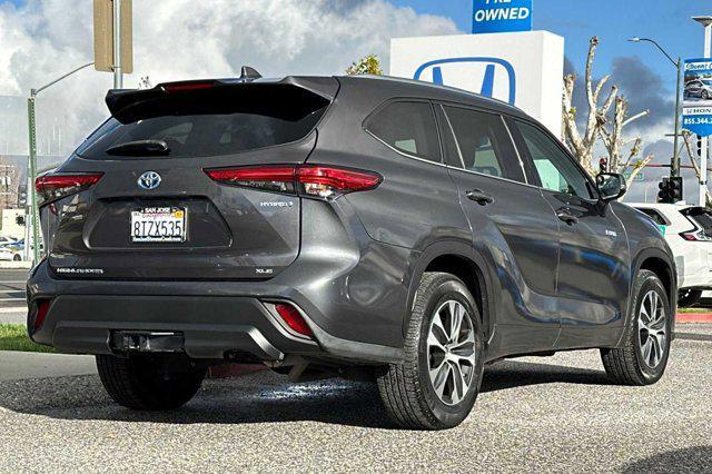 used 2020 Toyota Highlander Hybrid car, priced at $28,496