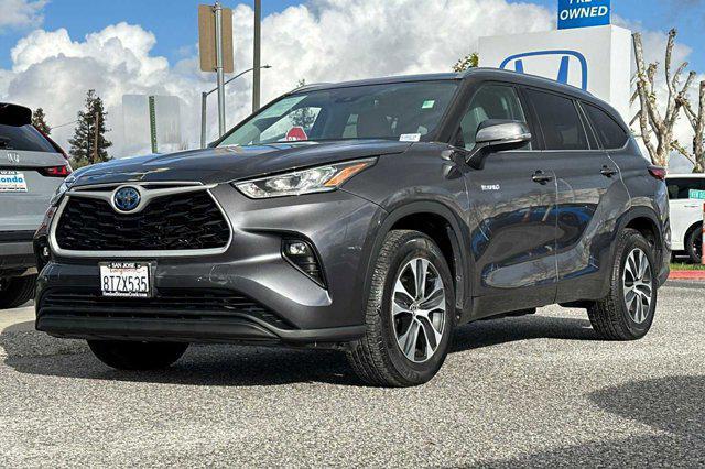 used 2020 Toyota Highlander Hybrid car, priced at $28,496