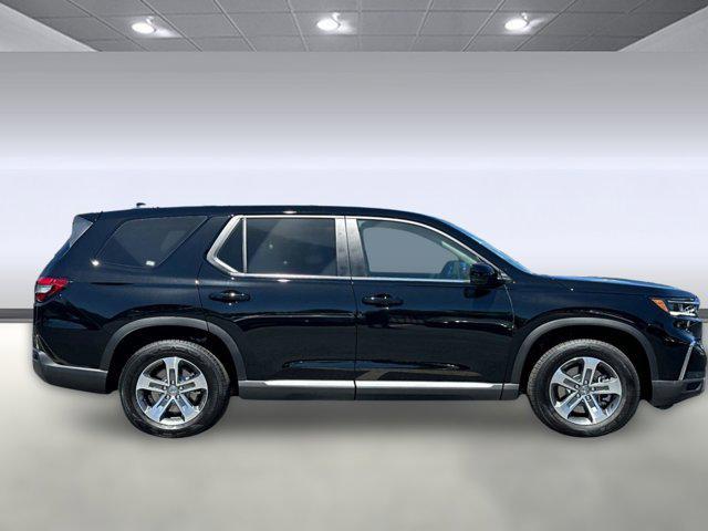 new 2025 Honda Pilot car, priced at $44,995