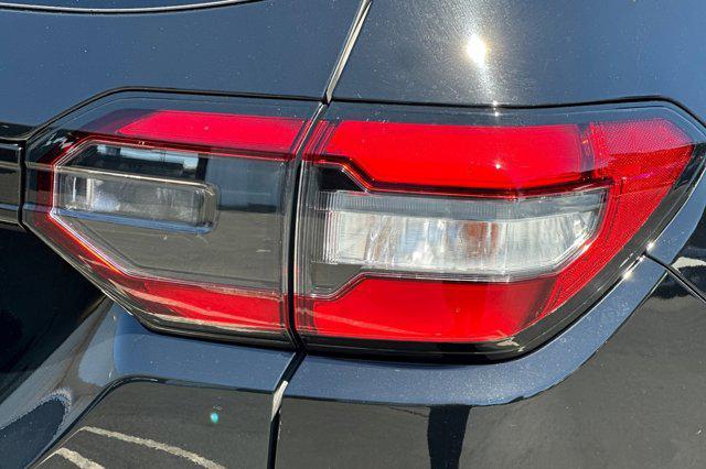 new 2025 Honda Pilot car, priced at $44,995