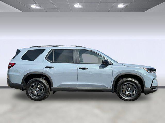 new 2025 Honda Pilot car, priced at $51,350