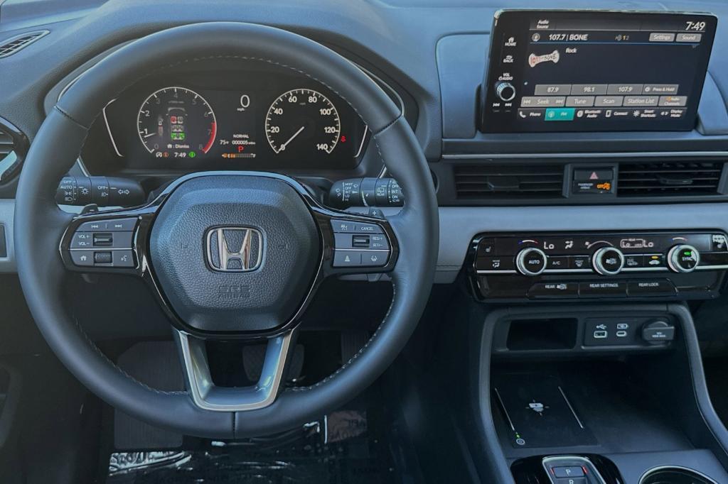 new 2025 Honda Pilot car, priced at $42,992