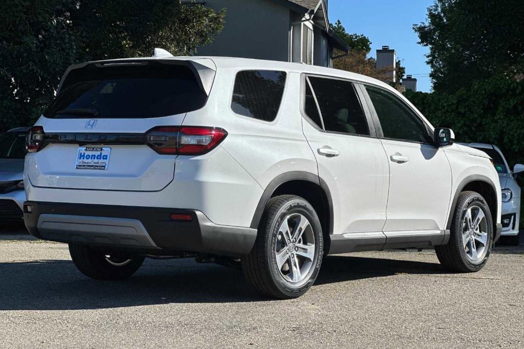 new 2025 Honda Pilot car, priced at $42,992