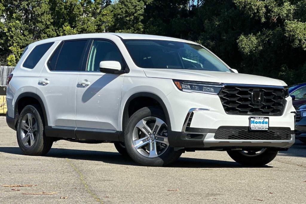 new 2025 Honda Pilot car, priced at $42,992