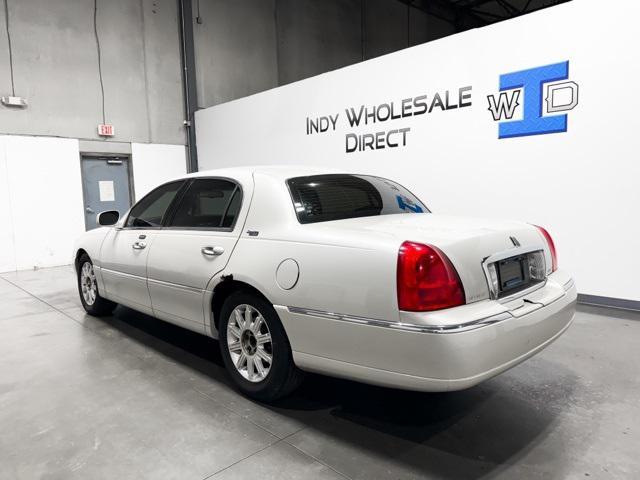 used 2006 Lincoln Town Car car, priced at $4,895