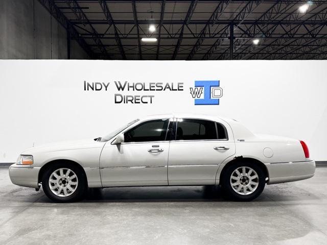 used 2006 Lincoln Town Car car, priced at $4,895