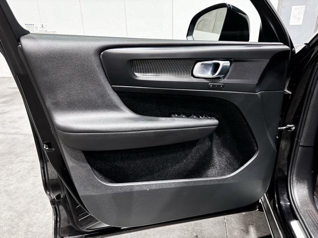 used 2020 Volvo XC40 car, priced at $19,995