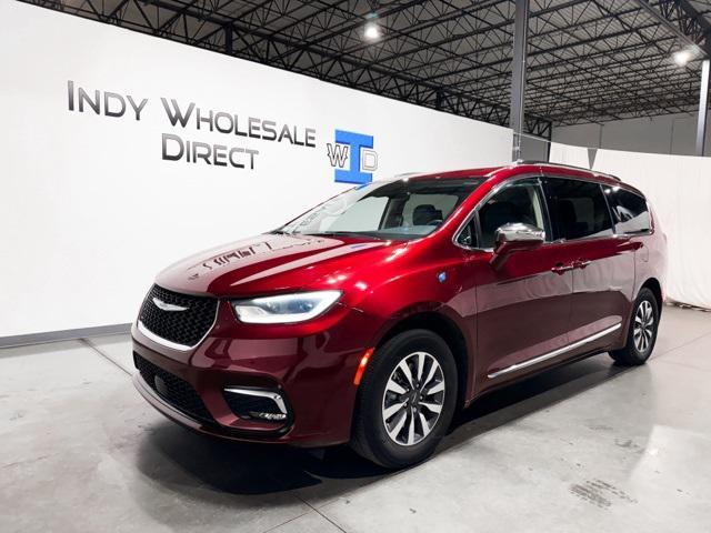 used 2021 Chrysler Pacifica Hybrid car, priced at $32,895