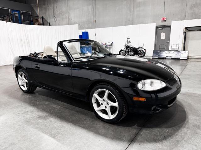 used 2001 Mazda MX-5 Miata car, priced at $13,895