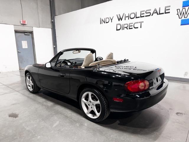 used 2001 Mazda MX-5 Miata car, priced at $13,895