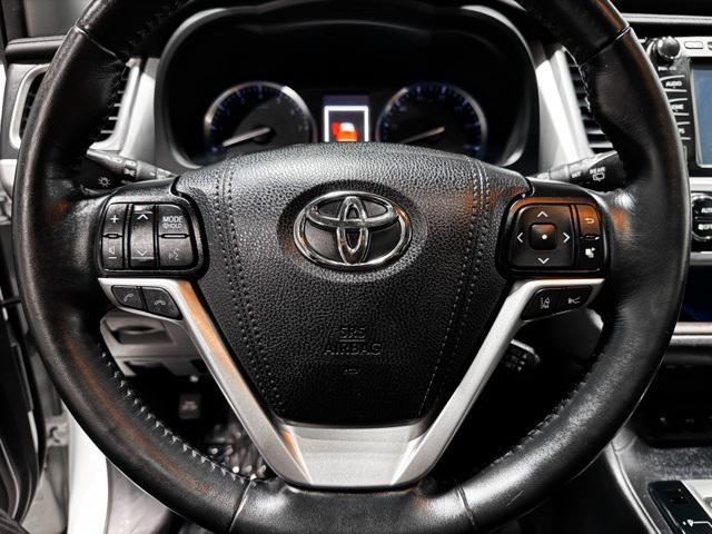 used 2019 Toyota Highlander car, priced at $31,495