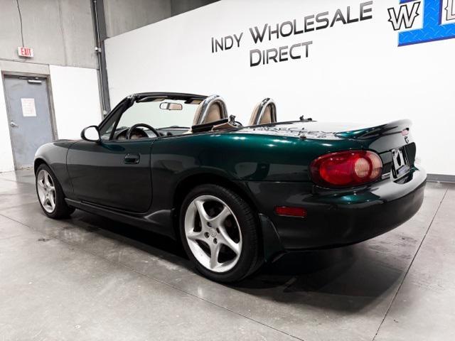 used 2001 Mazda MX-5 Miata car, priced at $13,895