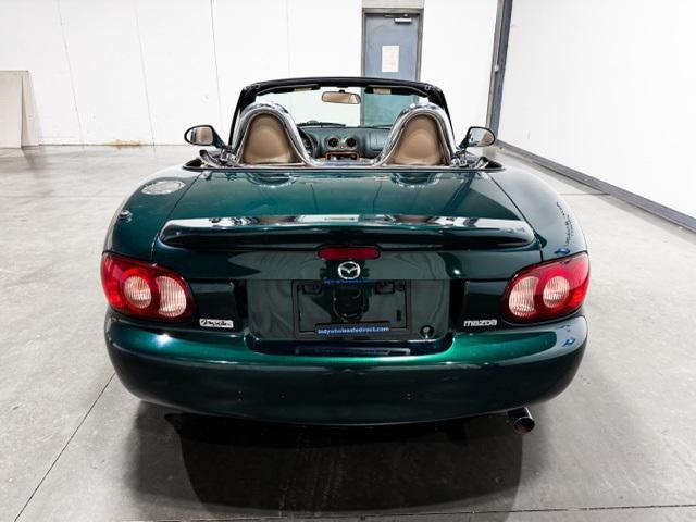 used 2001 Mazda MX-5 Miata car, priced at $13,895