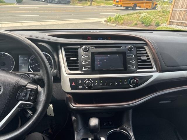 used 2019 Toyota Highlander car, priced at $22,988