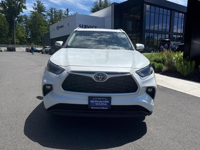 used 2022 Toyota Highlander car, priced at $37,988