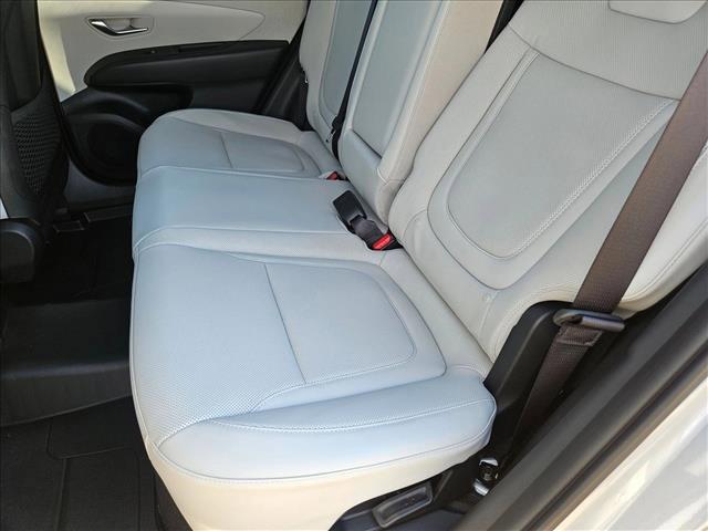 new 2025 Hyundai TUCSON Hybrid car, priced at $37,350