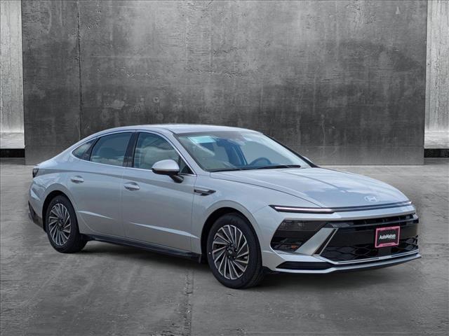 new 2025 Hyundai Sonata Hybrid car, priced at $33,010