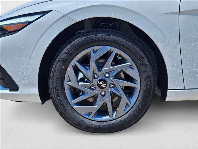 new 2025 Hyundai ELANTRA HEV car, priced at $26,719