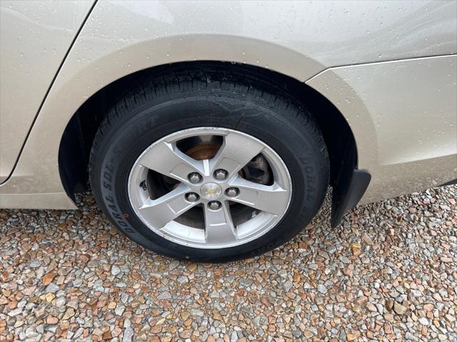 used 2015 Chevrolet Malibu car, priced at $8,200