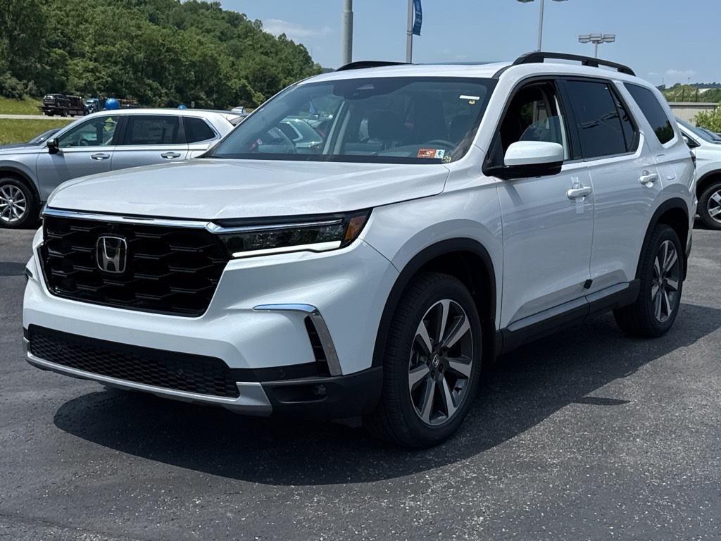new 2025 Honda Pilot car, priced at $54,985