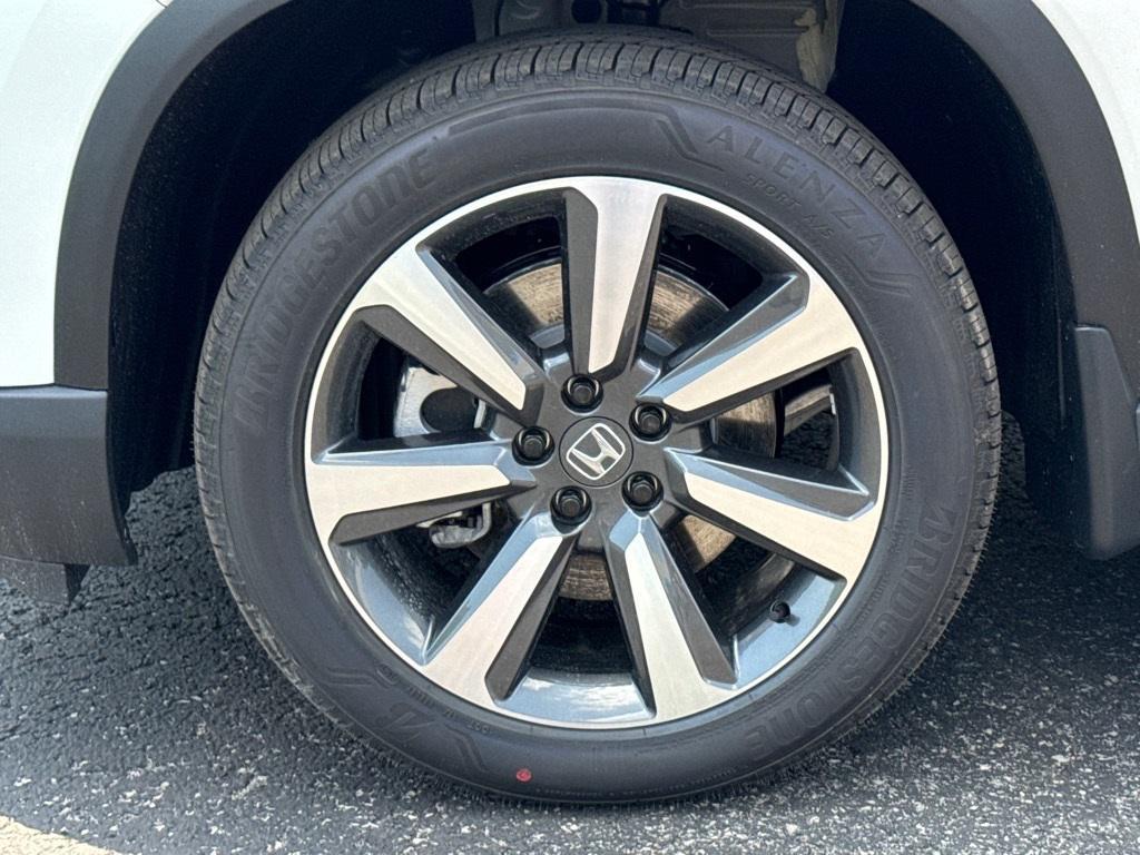 new 2025 Honda Pilot car, priced at $54,985