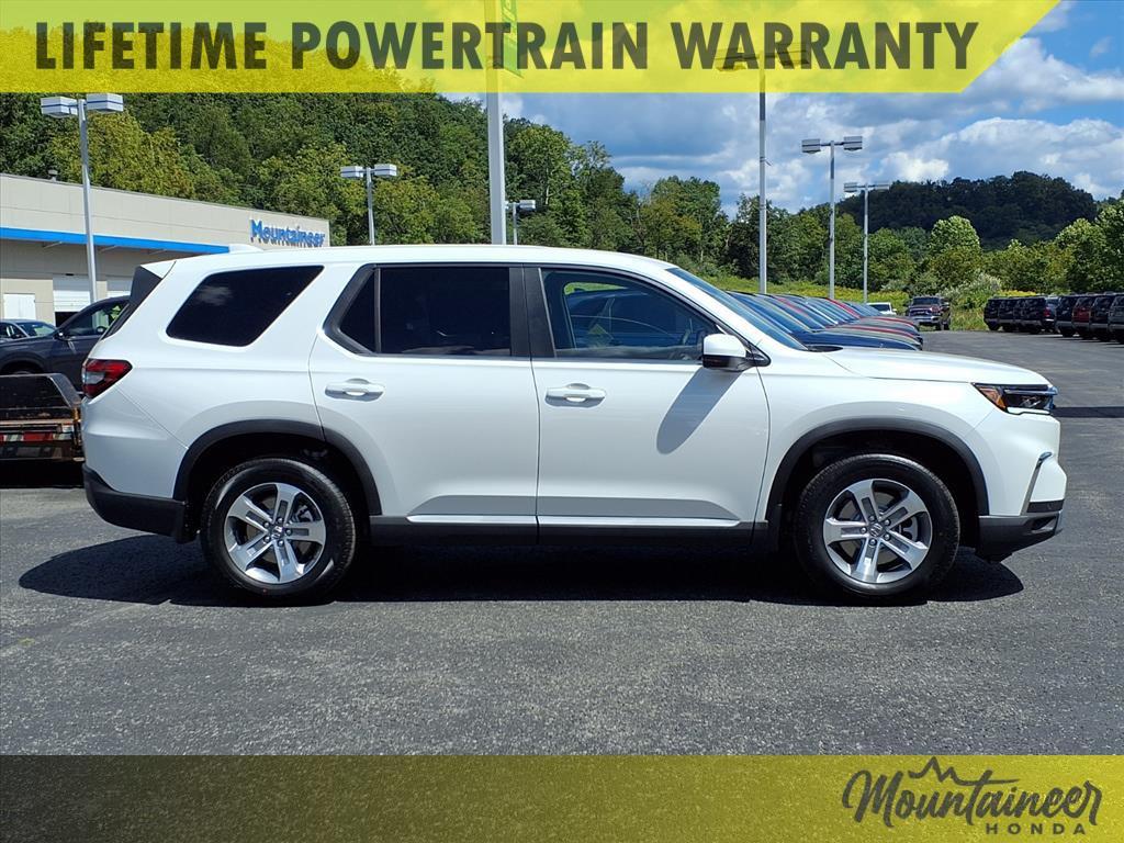 new 2025 Honda Pilot car, priced at $44,795