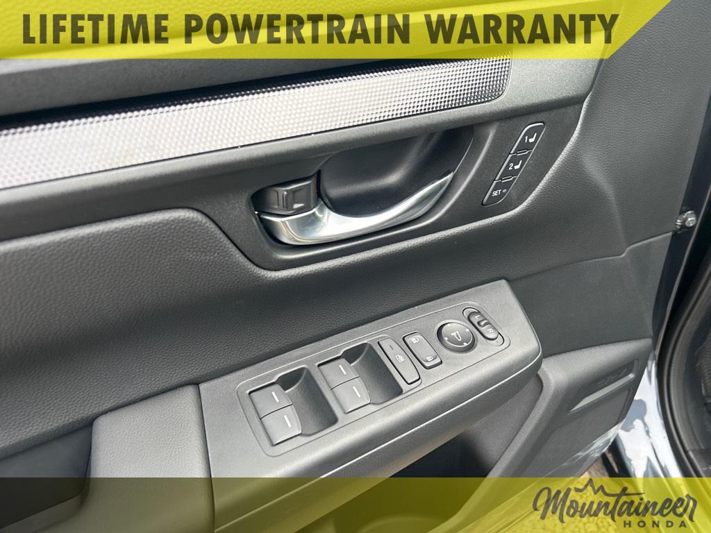 new 2026 Honda CR-V Hybrid car, priced at $39,683