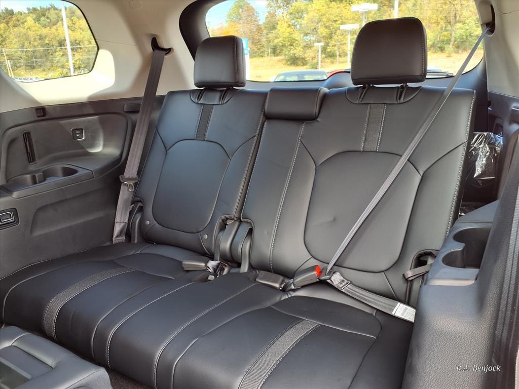 new 2025 Honda Pilot car, priced at $47,376