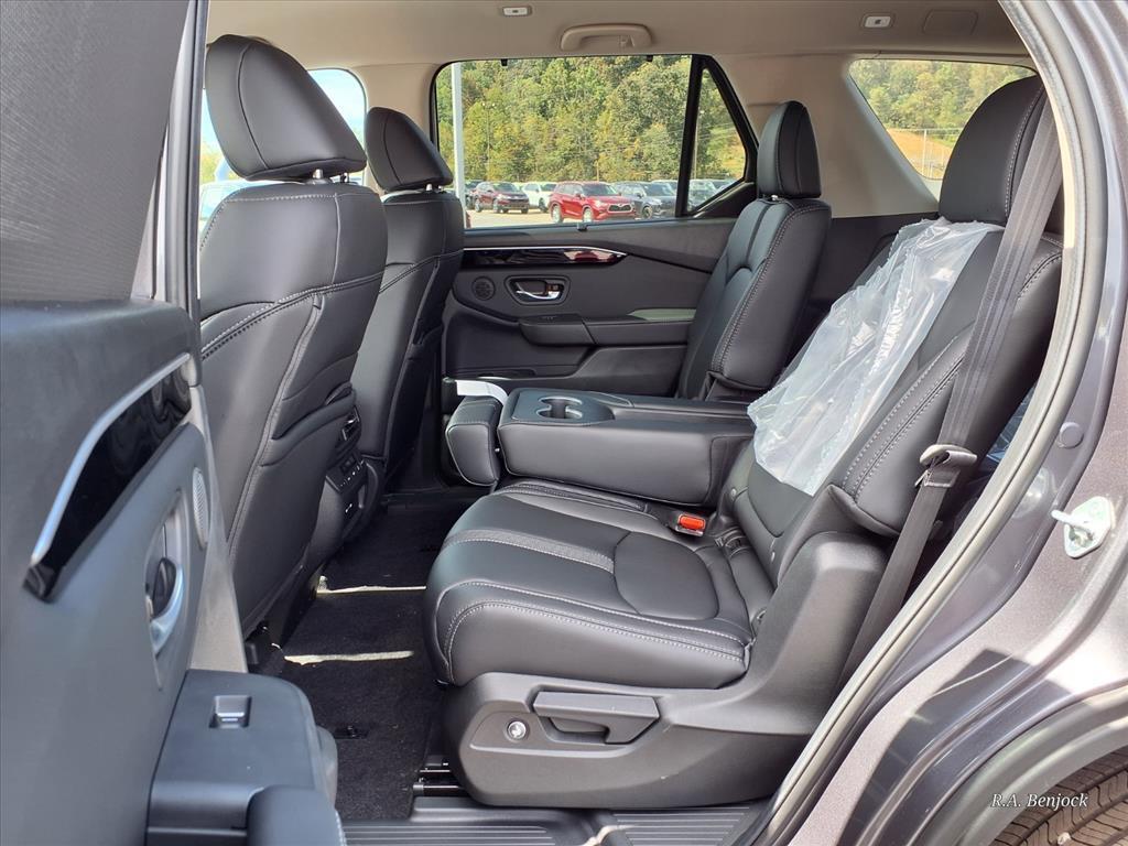 new 2025 Honda Pilot car, priced at $47,376
