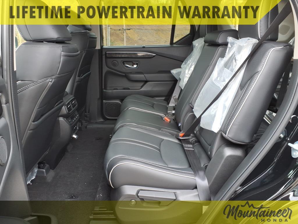 new 2025 Honda Pilot car, priced at $50,322