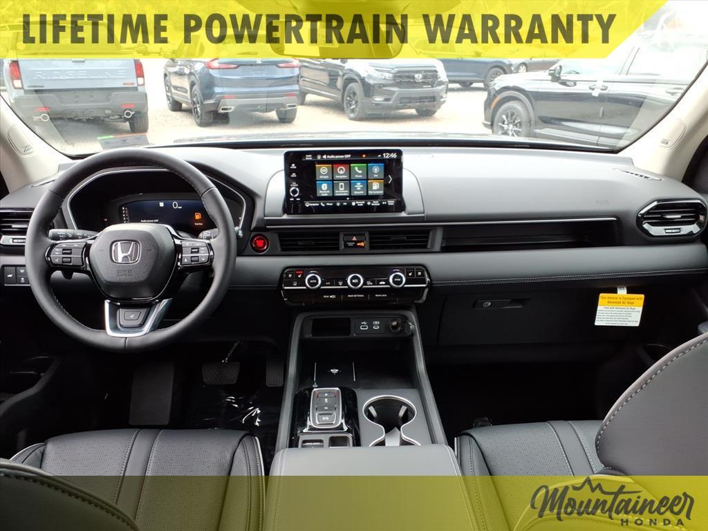 new 2025 Honda Pilot car, priced at $50,322