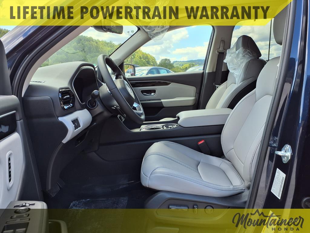 new 2025 Honda Pilot car, priced at $47,376
