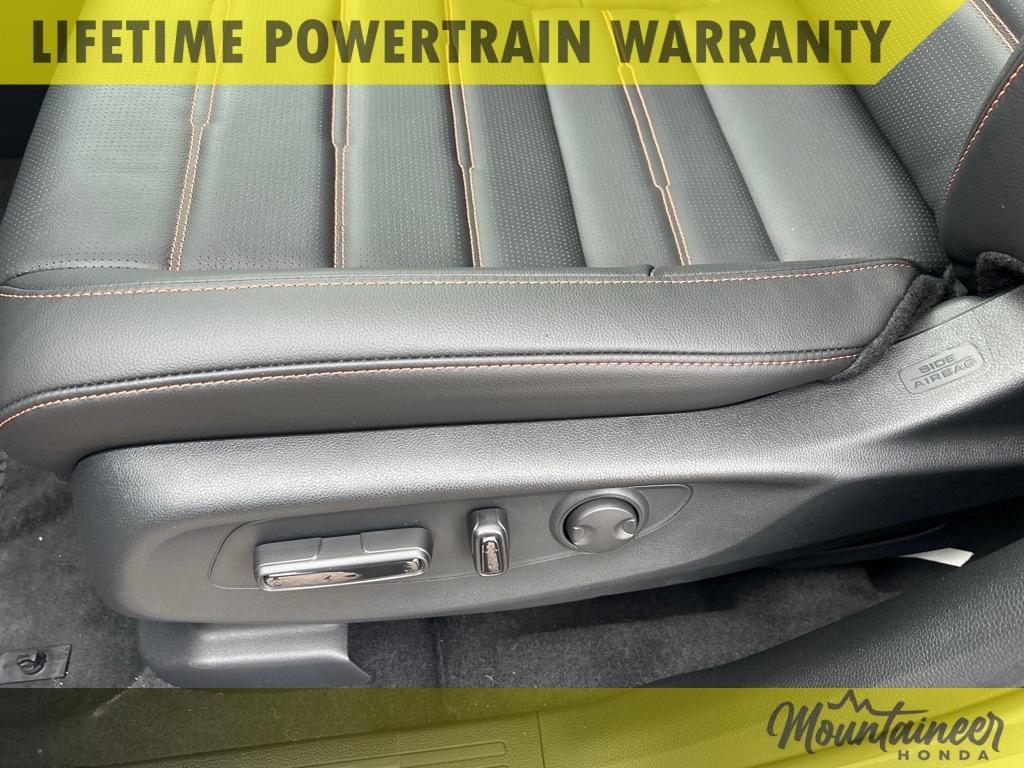 new 2026 Honda CR-V Hybrid car, priced at $41,675