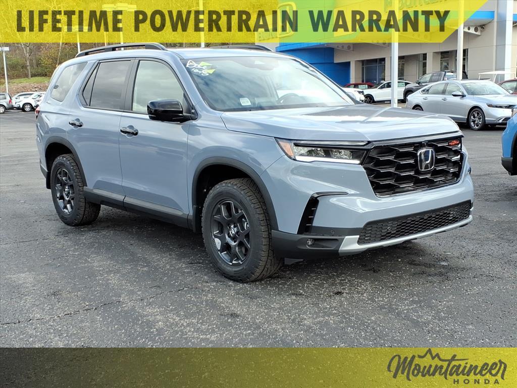 new 2025 Honda Pilot car, priced at $48,719